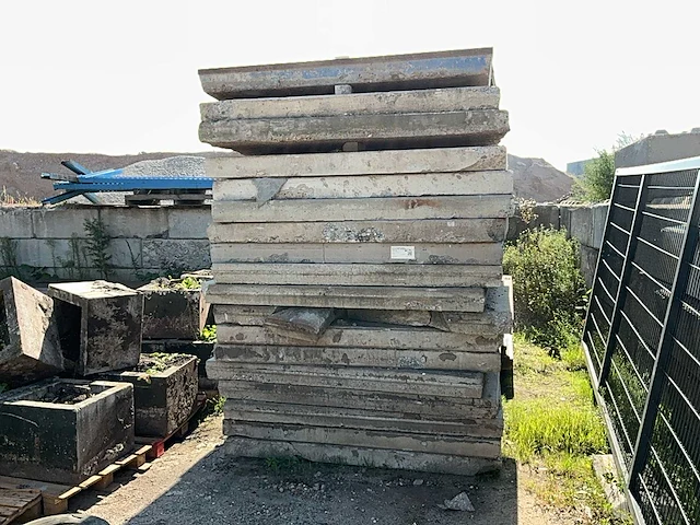 Betonplaat (18x) - afbeelding 1 van  7