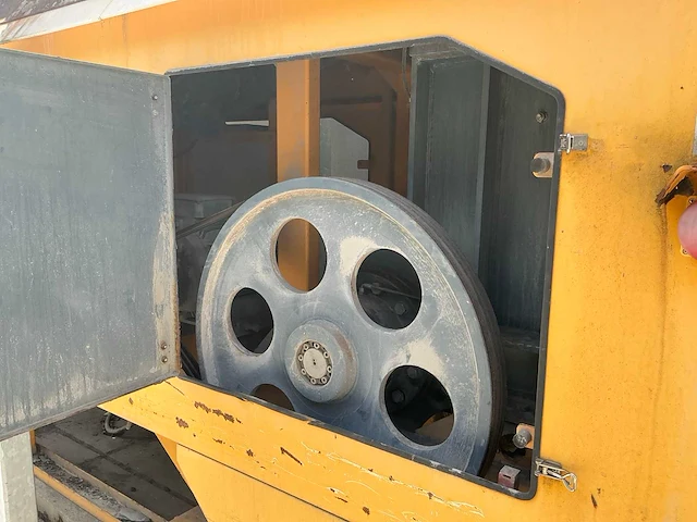Beton/steen crusher mobiele backenbreker (jaw crusher) - afbeelding 6 van  41