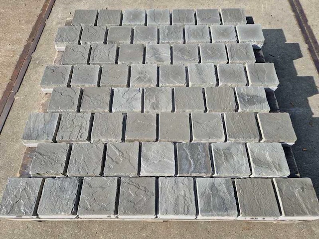 Betonstenen (ca. 22m²) - afbeelding 2 van  3