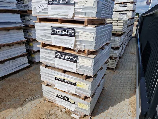 Betonstenen. (ca. 38.5m²) - afbeelding 3 van  3