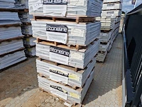 Betonstenen. (ca. 38.5m²) - afbeelding 3 van  3