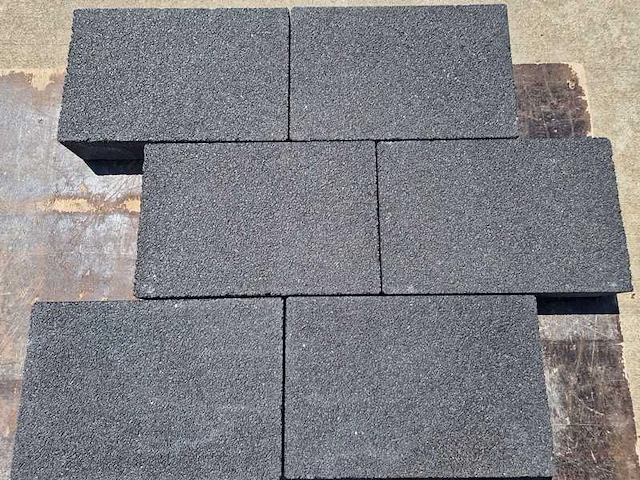 Betonstenen voor de tuin (ca. 17m²) - afbeelding 1 van  1