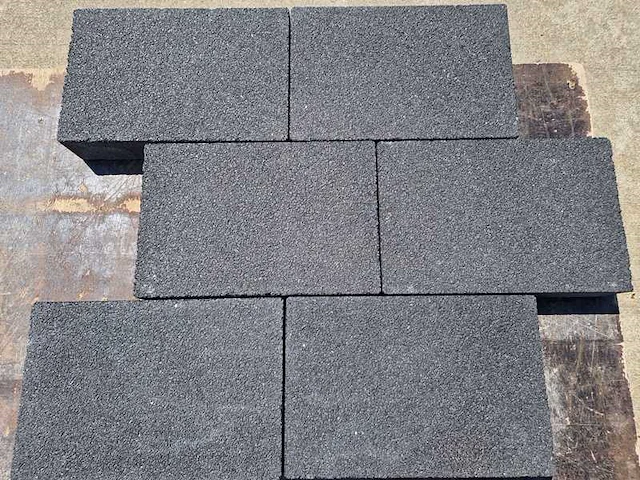 Betonstenen voor de tuin (ca. 17m²) - afbeelding 1 van  1