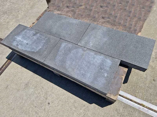 Betonstenen voor de tuin (ca. 30m²) - afbeelding 1 van  2