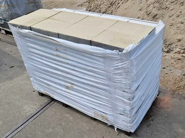 Betonstenen voor de tuin (ca. 58m²) - afbeelding 1 van  3