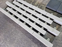 Betonstenen waterpasserend. (ca. 100.8m²) - afbeelding 1 van  2
