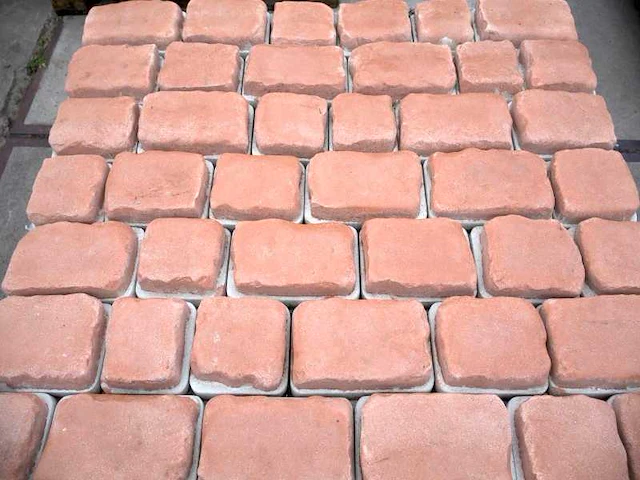 Betonstenen, wildverband in stroken (ca. 10.8m²) - afbeelding 1 van  1