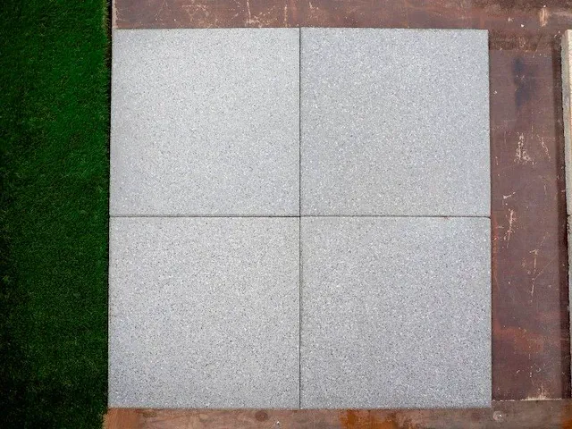Betontegels 19,2m² - afbeelding 1 van  6