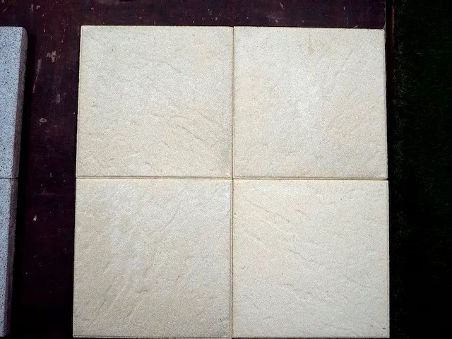 Betontegels 19,2m² - afbeelding 1 van  5