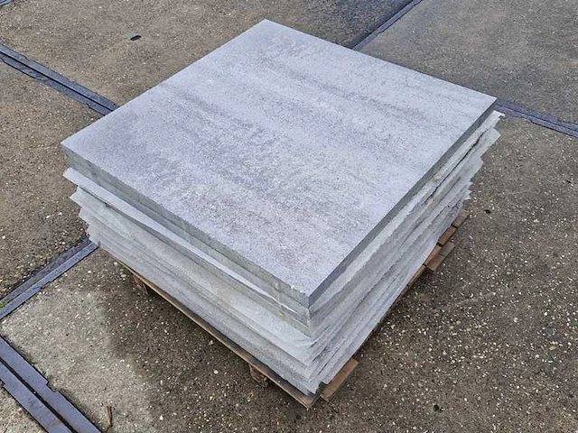 Betontegels (ca.19.2m²) - afbeelding 1 van  3
