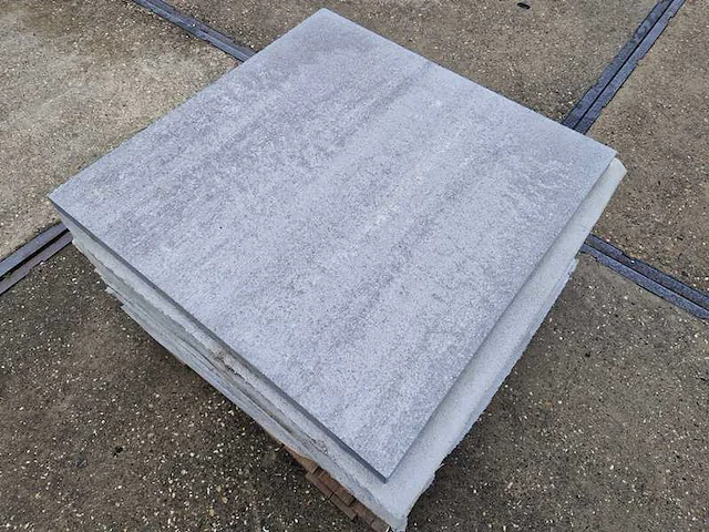 Betontegels (ca.19.2m²) - afbeelding 2 van  3