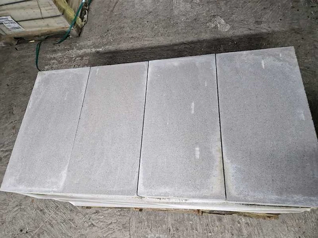Betontegels (ca.25m²) - afbeelding 3 van  3