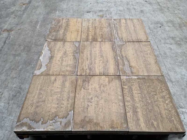 Betontegels (ca.30.2m²) - afbeelding 1 van  1