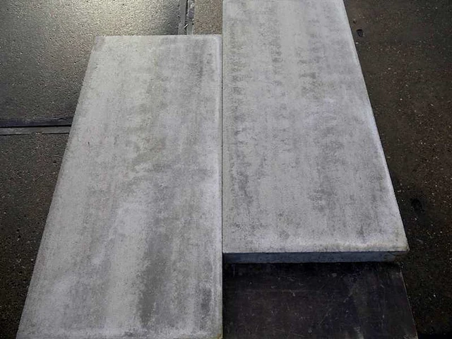 Betontegels (ca.33m²) - afbeelding 2 van  2