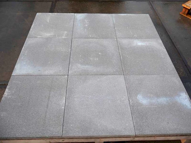 Betontegels (ca.61,2m²) - afbeelding 1 van  2