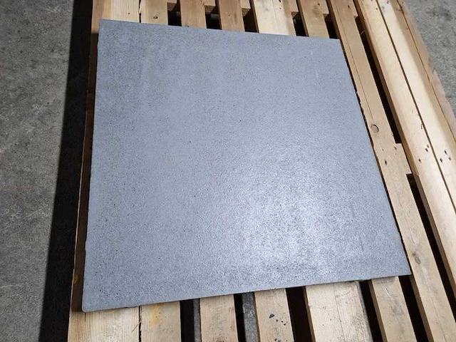 Betontegels gecoat (ca.19.44m²) - afbeelding 2 van  2