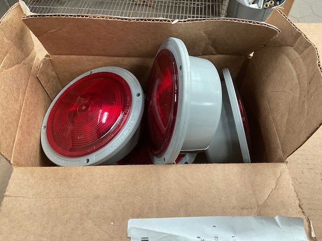 Betts industries inc stop light (4x) - afbeelding 4 van  4