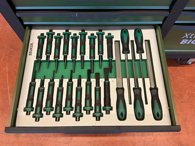 Beuker xtra big xxl gereedschapswagen gevuld - afbeelding 6 van  15