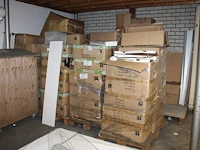 Beurslampen op circa zes pallets in diverse maten en uitvoeringen - afbeelding 1 van  2