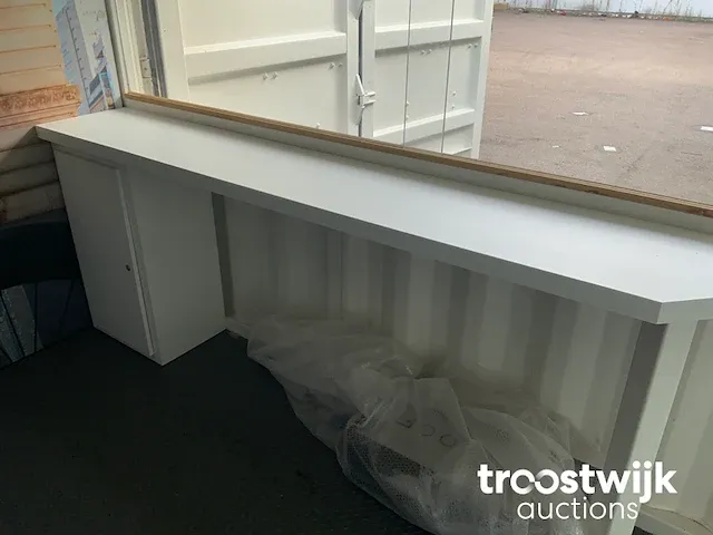 Beursstand in zeecontainer - afbeelding 2 van  17