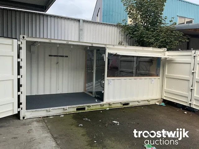 Beursstand in zeecontainer - afbeelding 1 van  17