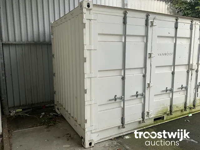 Beursstand in zeecontainer - afbeelding 12 van  17