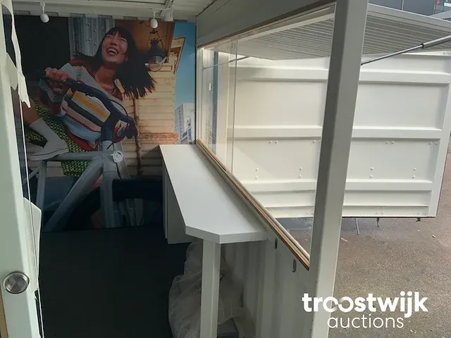 Beursstand in zeecontainer - afbeelding 16 van  17