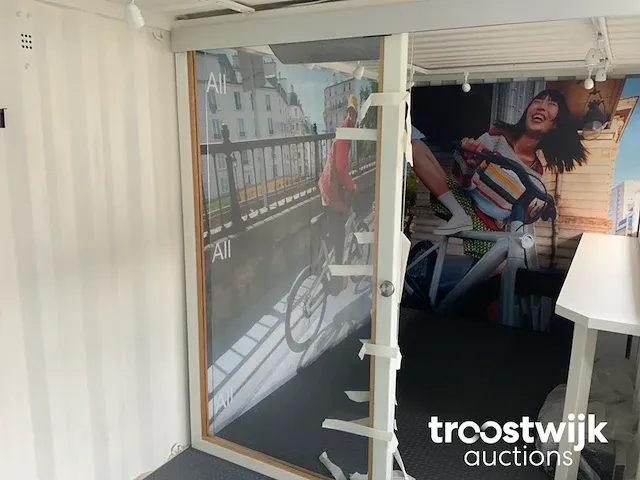 Beursstand in zeecontainer - afbeelding 17 van  17