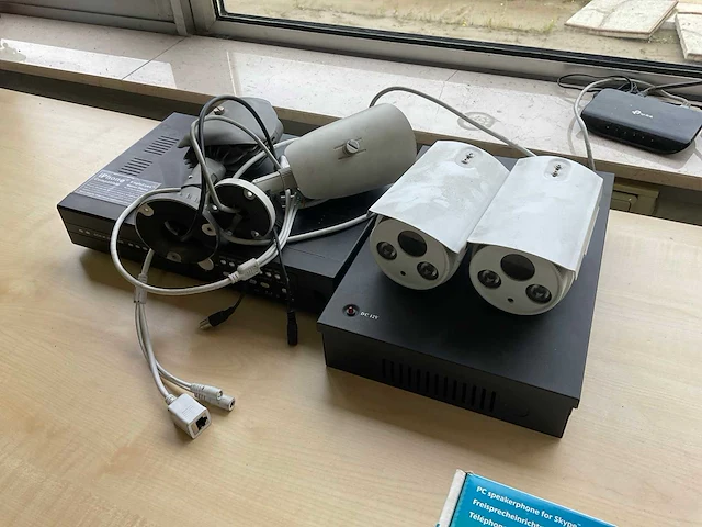 Beveiligingscamera (4x) - afbeelding 1 van  6