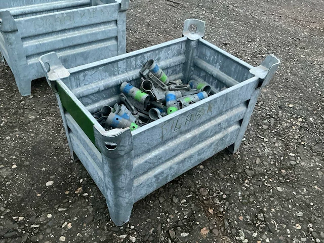 Bevestigingsmateriaal steiger in gegalvaniseerde bak - afbeelding 1 van  5