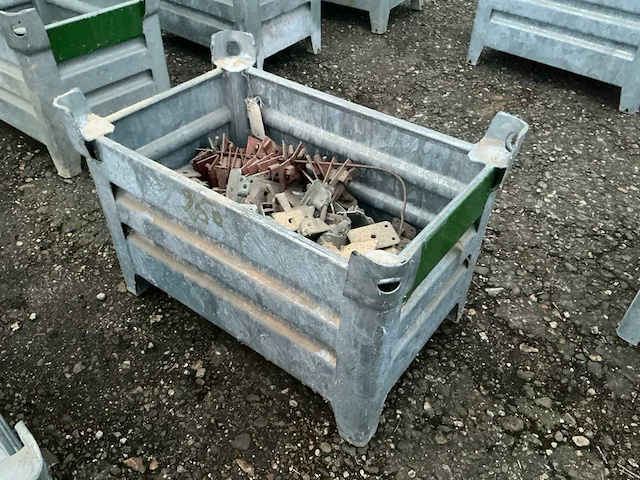 Bevestigingsmateriaal steiger in gegalvaniseerde bak - afbeelding 2 van  5
