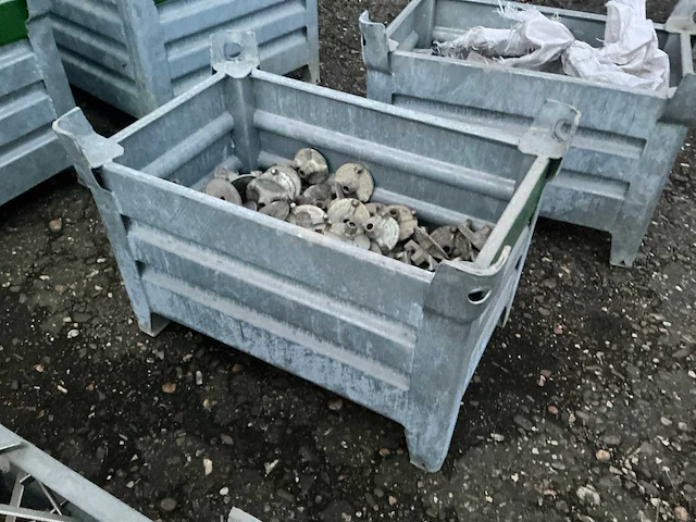 Bevestigingsmateriaal steiger in gegalvaniseerde bak - afbeelding 2 van  5