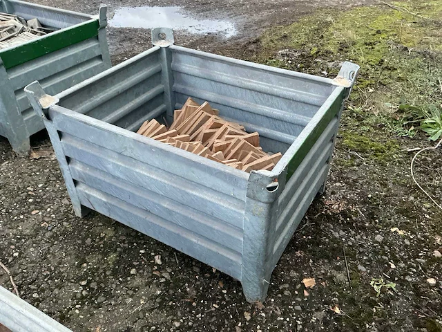 Bevestigingsmateriaal steiger in gegalvaniseerde bak - afbeelding 2 van  5