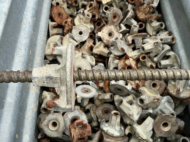 Bevestigingsmateriaal steiger in gegalvaniseerde bak - afbeelding 6 van  6