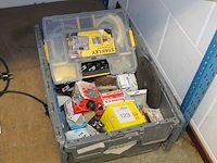 Bevestigingsmaterialen en koppelstukken in kunststof krat. - afbeelding 1 van  3