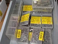 Bevestigingsmaterialen in kunststoffen bak. - afbeelding 2 van  2