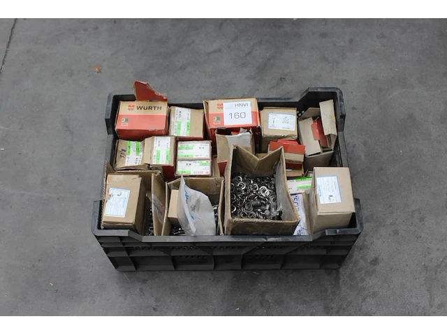 Bevestigingsmaterialen w.o. boeten, moeren en ringen w.o. rvs in kunststof krat. - afbeelding 1 van  2