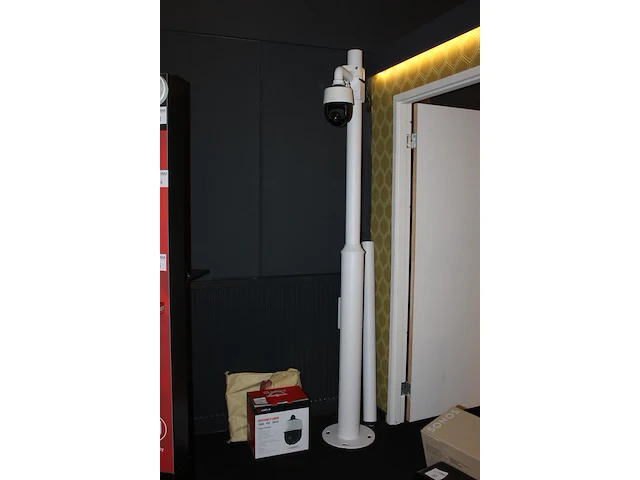 Bewakingspaal met camera safire type speed dome ip camera 1080 poe onvif - afbeelding 2 van  4