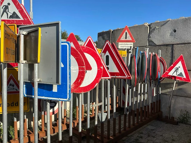 Bewegwijzering borden bewegwijzering - afbeelding 1 van  21