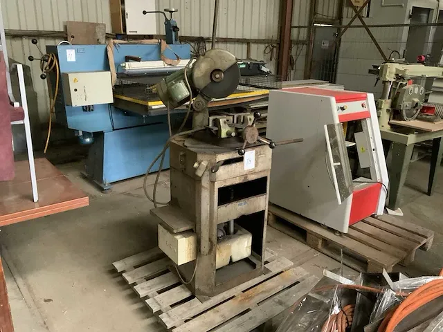 Bewo 250 afkortcirkelzaagmachine - afbeelding 1 van  6