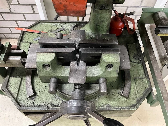Bewo 250lt afkortcirkelzaagmachine - afbeelding 4 van  9