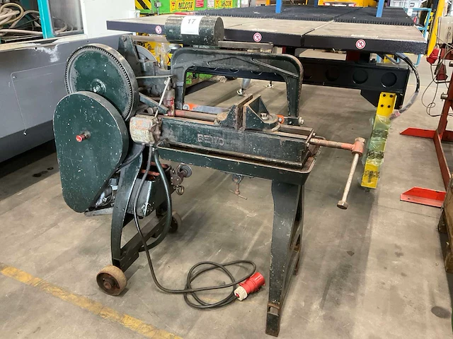 Bewo beugelzaagmachine - afbeelding 1 van  4