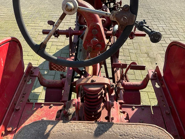 B.f. avery r oldtimer tractor - afbeelding 14 van  16