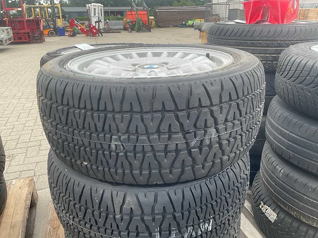Bfgoodrich autoband met bmw velg 195/50 hr15 (4x) - afbeelding 3 van  9