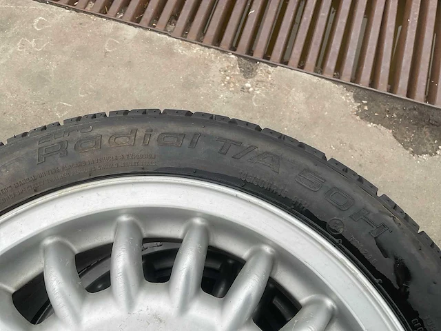 Bfgoodrich autoband met bmw velg 195/50 hr15 (4x) - afbeelding 7 van  9