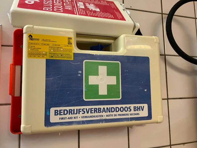 Bhv gevulde ehbo-kist - afbeelding 2 van  2