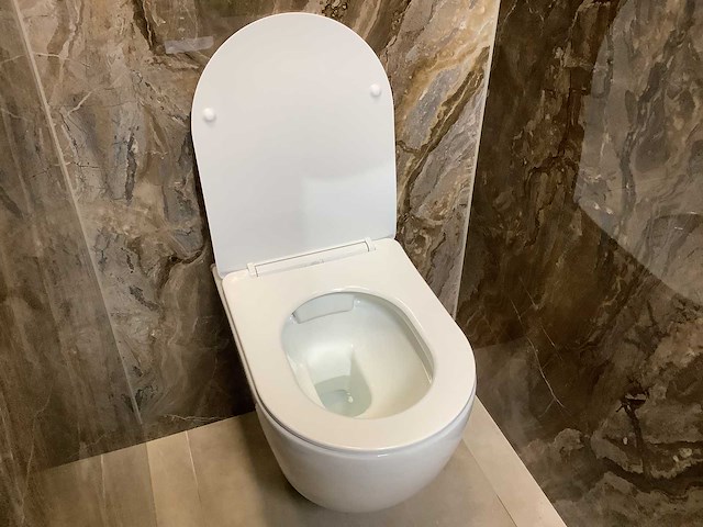 Bi & hi - 176 - hangtoilet - afbeelding 1 van  5