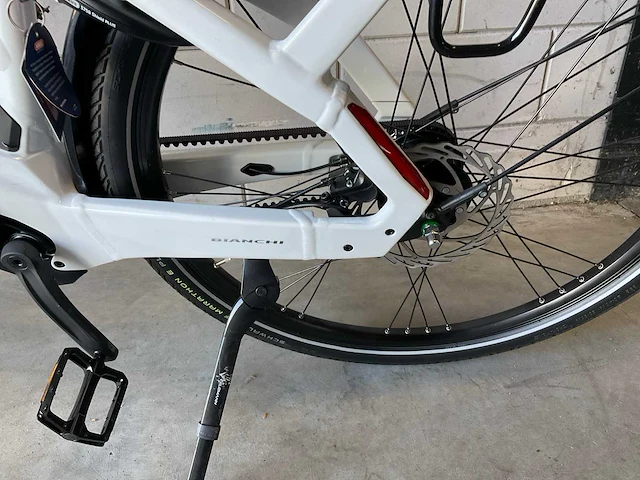 Bianchi e-omnia t-type nexus 5 bosch 625wh elektrische fiets - afbeelding 10 van  12