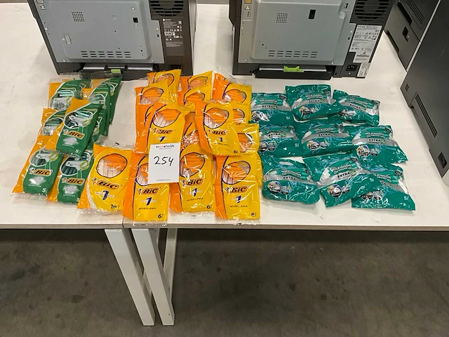 Bic/ wilkinson partij scheermessen - afbeelding 1 van  7