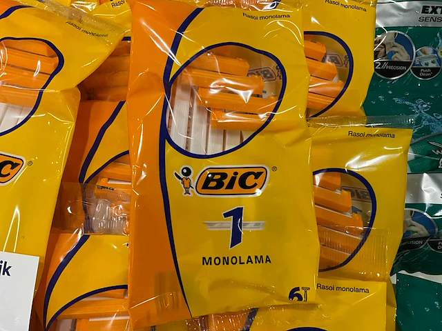 Bic/ wilkinson partij scheermessen - afbeelding 5 van  7